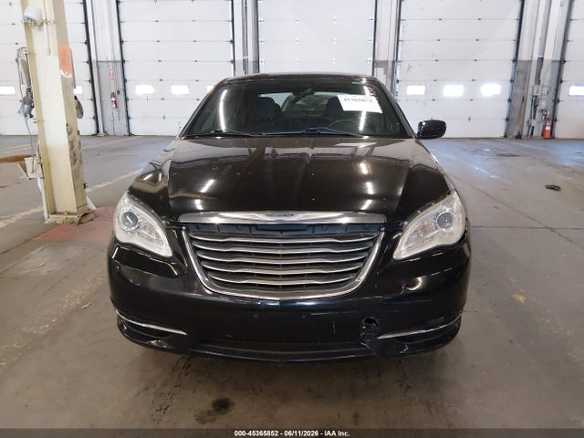 Chrysler 200 Touring 2014 1C3CCBBBXEN184974 Image 12