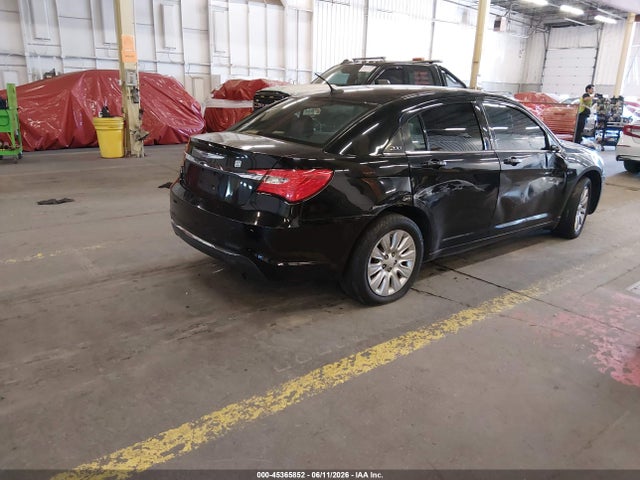 Chrysler 200 Touring 2014 1C3CCBBBXEN184974 Image 4