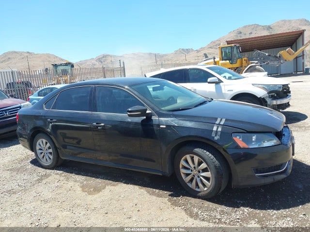 1VWAT7A33FC046049 Volkswagen Passat 1.8t Wolfsburg Edition