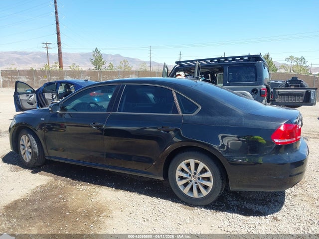 1VWAT7A33FC046049 Volkswagen Passat 1.8t Wolfsburg Edition