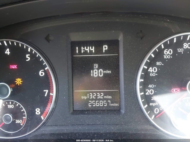 1VWAT7A33FC046049 Volkswagen Passat 1.8t Wolfsburg Edition