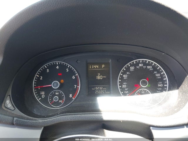 1VWAT7A33FC046049 Volkswagen Passat 1.8t Wolfsburg Edition