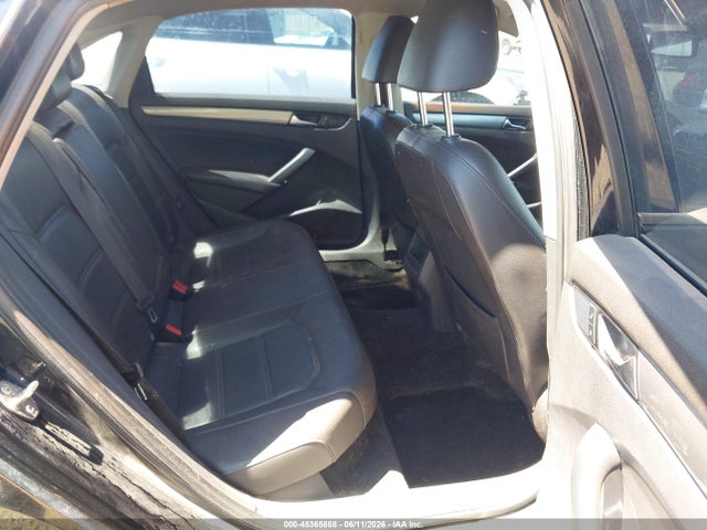 1VWAT7A33FC046049 Volkswagen Passat 1.8t Wolfsburg Edition