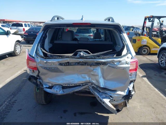 Subaru Forester 2.5i Premium 2017 JF2SJAGC4HH808247 Image 17