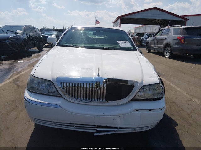 45365930 :رقم المزاد ، 2LNHM82VX9X612523 vin ، 2009 Lincoln Town Car Signature Limited مزاد بيع