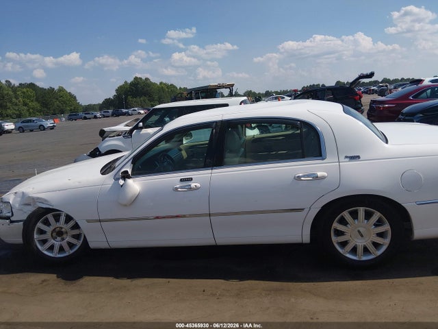 45365930 :رقم المزاد ، 2LNHM82VX9X612523 vin ، 2009 Lincoln Town Car Signature Limited مزاد بيع