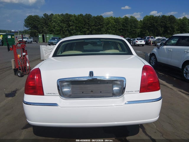 45365930 :رقم المزاد ، 2LNHM82VX9X612523 vin ، 2009 Lincoln Town Car Signature Limited مزاد بيع