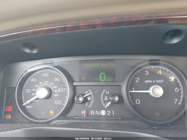 45365930 :رقم المزاد ، 2LNHM82VX9X612523 vin ، 2009 Lincoln Town Car Signature Limited مزاد بيع