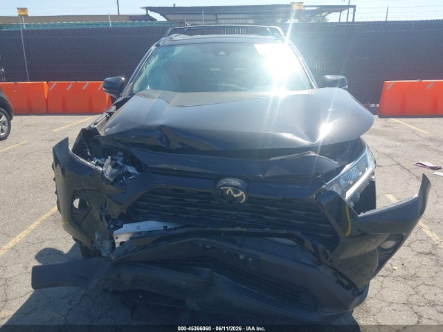 2T3C1RFV5MC137567 Toyota Rav4 Xle Premium