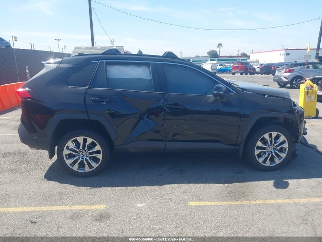 2T3C1RFV5MC137567 Toyota Rav4 Xle Premium