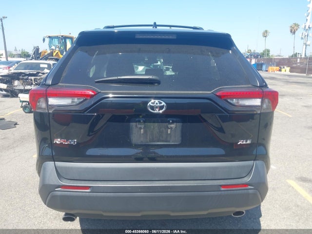 2T3C1RFV5MC137567 Toyota Rav4 Xle Premium
