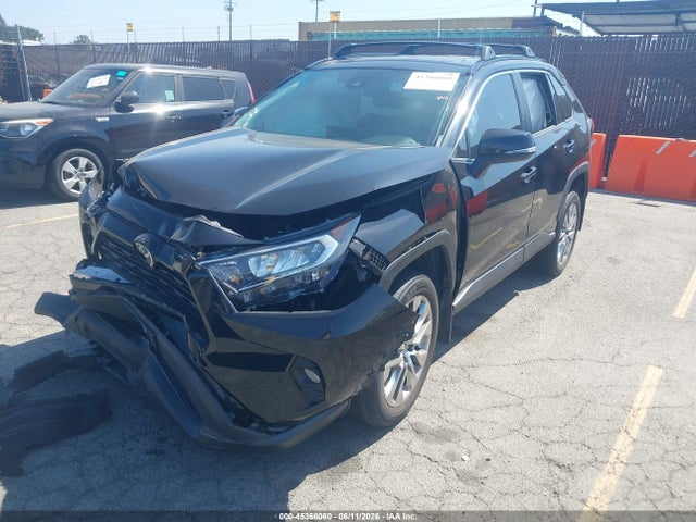 2T3C1RFV5MC137567 Toyota Rav4 Xle Premium