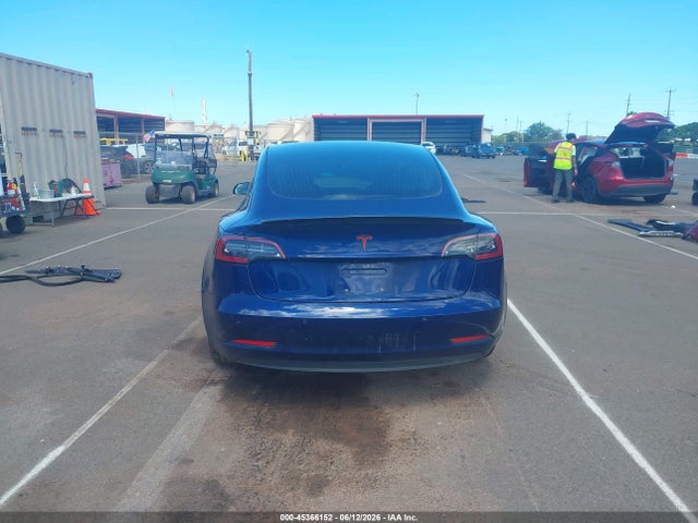 Tesla Model 3 Long Range/mid Range 2018 5YJ3E1EA5JF077892 Image 16