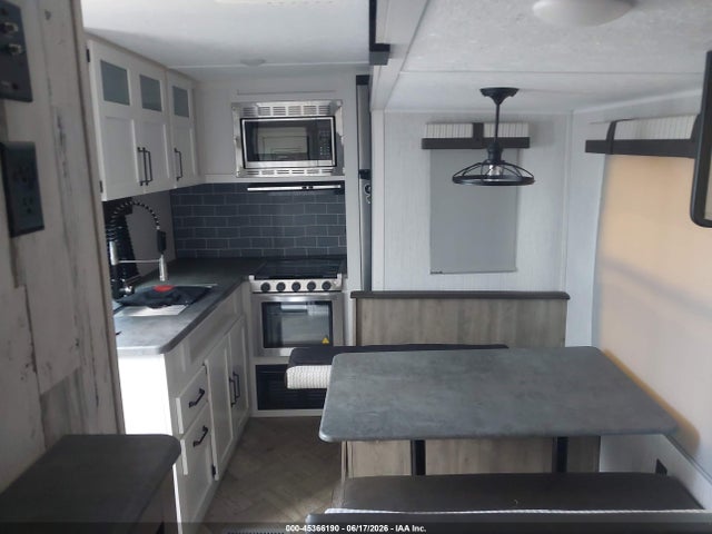 Продаж на аукціоні авто 2021 Forest River Other, vin: 5ZT2PUPB4M4011809, номер лоту: 45366190