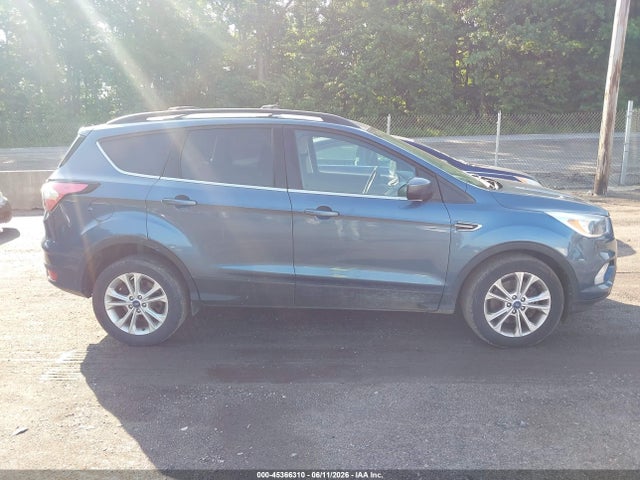 Продаж на аукціоні авто 2018 Ford Escape Se, vin: 1FMCU9GD0JUB94064, номер лоту: 45366310