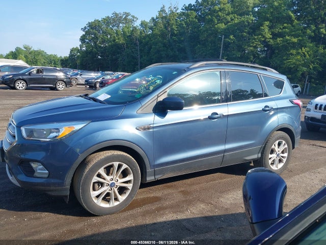 Продаж на аукціоні авто 2018 Ford Escape Se, vin: 1FMCU9GD0JUB94064, номер лоту: 45366310
