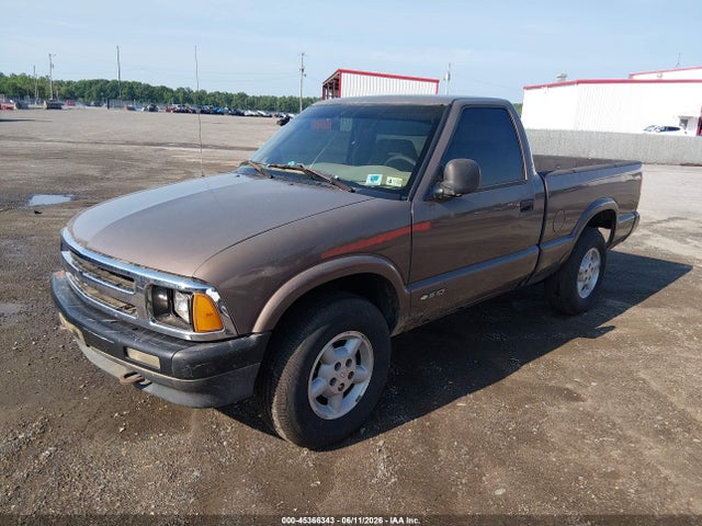1997 Chevrolet S-10 Ls მანქანა იყიდება აუქციონზე, vin: 1GCDT14X8V8104301, აუქციონის ნომერი: 45366343