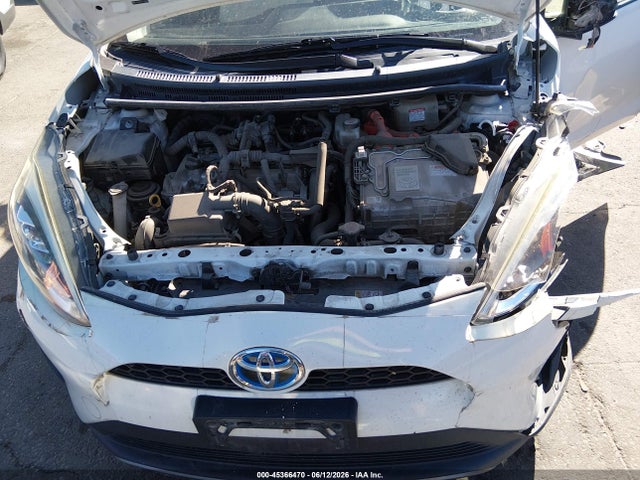Toyota Prius C One 2018 JTDKDTB3XJ1620002 Image 10