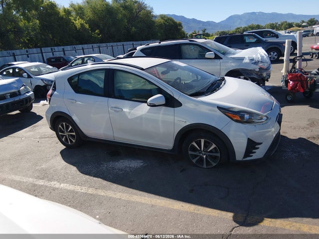 Toyota Prius C One 2018 JTDKDTB3XJ1620002 Image 14