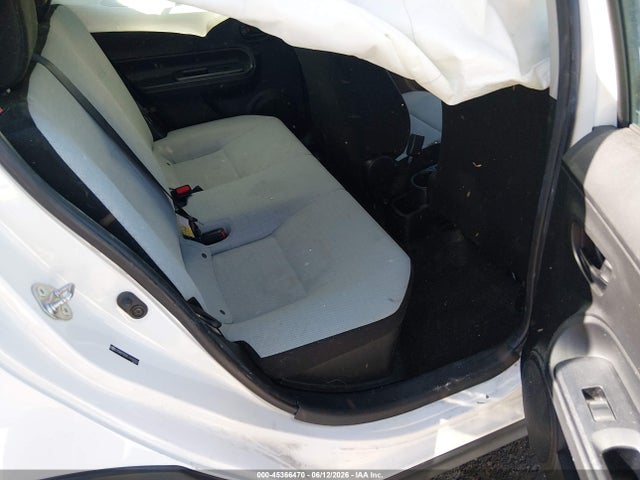 Toyota Prius C One 2018 JTDKDTB3XJ1620002 Image 8