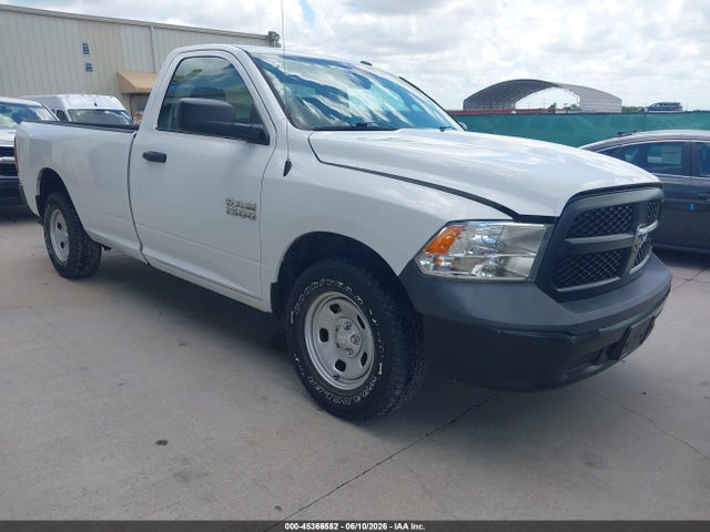 45366552 :رقم المزاد ، 3C6JR6DG8JG318151 vin ، 2018 Ram 1500 Tradesman  4x2 8' Box مزاد بيع