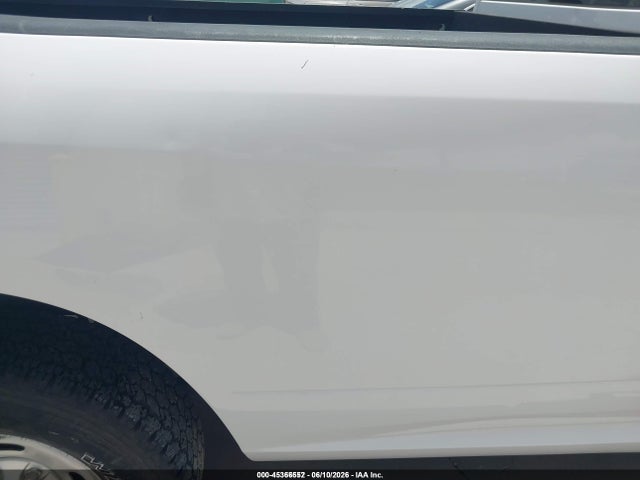 45366552 :رقم المزاد ، 3C6JR6DG8JG318151 vin ، 2018 Ram 1500 Tradesman  4x2 8' Box مزاد بيع