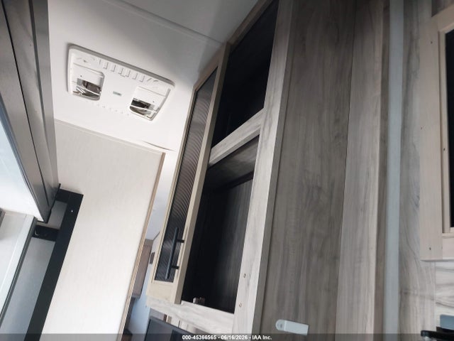 Продажа на аукционе авто 2022 Forest River Artic Wolf, vin: 5ZT3CKUB1N0711014, номер лота: 45366565
