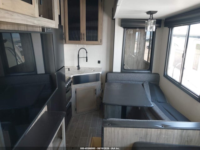 Продажа на аукционе авто 2022 Forest River Artic Wolf, vin: 5ZT3CKUB1N0711014, номер лота: 45366565