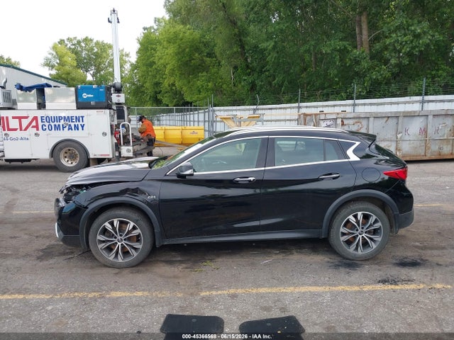 Продаж на аукціоні авто 2018 Infiniti Qx30 Luxe, vin: SJKCH5CRXJA005549, номер лоту: 45366568
