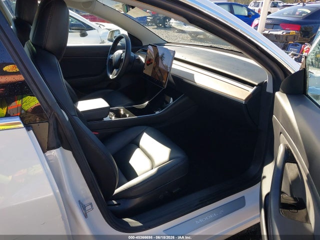 45366698 :رقم المزاد ، 5YJ3E1EB9KF211751 vin ، 2019 Tesla Model 3 Long Range/performance مزاد بيع