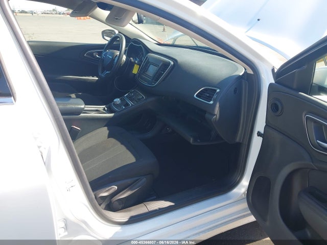 Chrysler 200 Limited 2015 1C3CCCAB0FN624869 Image 5