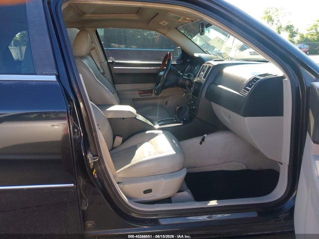 Продажа на аукционе авто 2005 Chrysler 300c, vin: 2C3AA63H65H519745, номер лота: 45366851