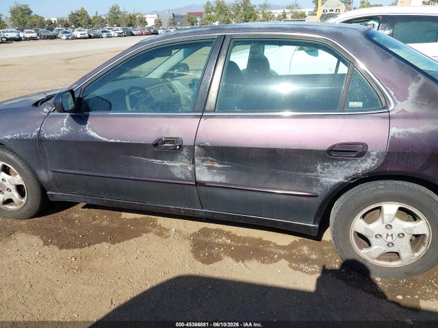 45366881 :رقم المزاد ، 1HGCG6678WA267908 vin ، 1998 Honda Accord Ex مزاد بيع