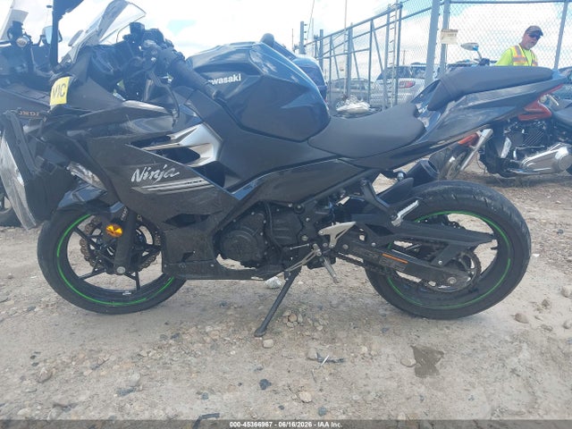 Kawasaki EX400 2022 JKAEXKG1XNDAF4698 Image 13