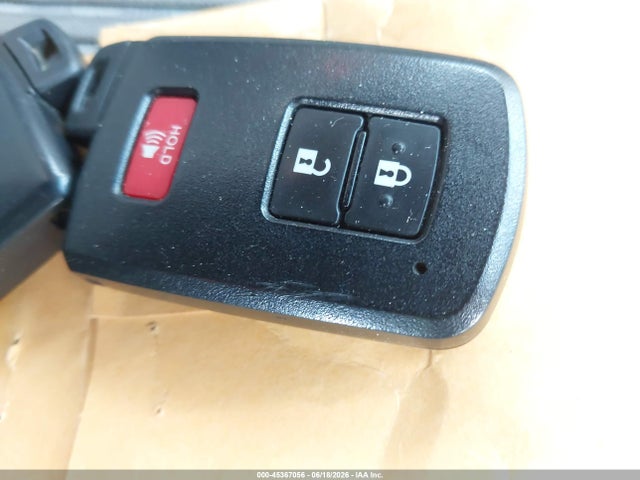 Toyota Prius V Two 2017 JTDZN3EU5HJ069262 Image 11