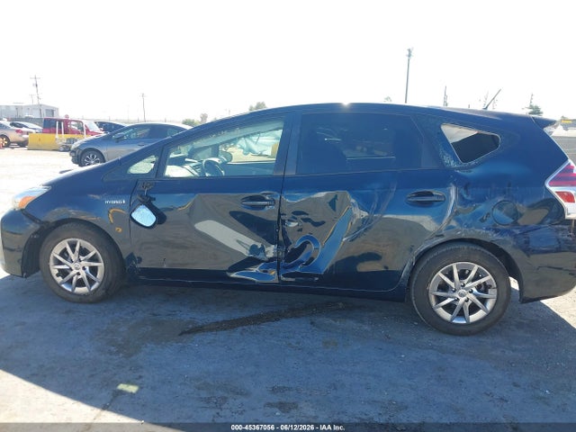 Toyota Prius V Two 2017 JTDZN3EU5HJ069262 Image 18