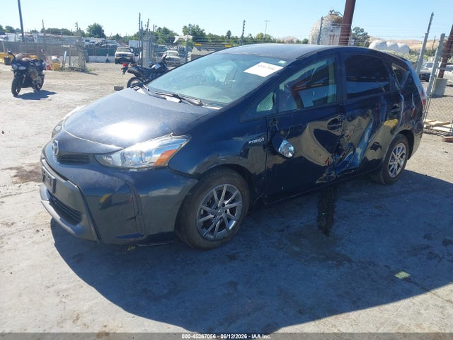 Toyota Prius V Two 2017 JTDZN3EU5HJ069262 Image 2