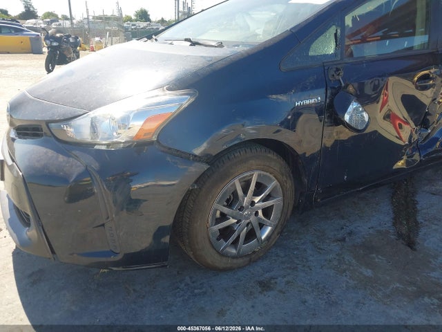 Toyota Prius V Two 2017 JTDZN3EU5HJ069262 Image 13