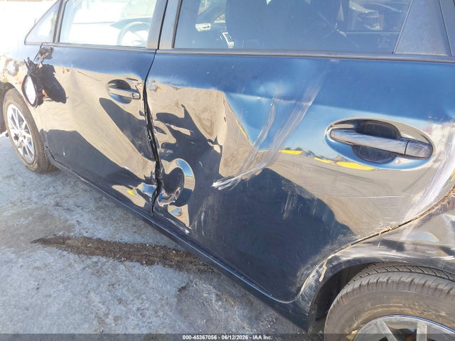 Toyota Prius V Two 2017 JTDZN3EU5HJ069262 Image 15
