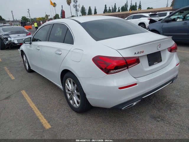 Mercedes-Benz A 220 2020 WDD3G4EB9LW037730 Image 3