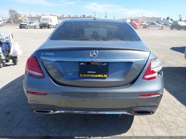 Mercedes-Benz E 300 2018 WDDZF4JB6JA325511 Image 16