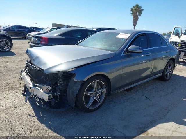 Mercedes-Benz E 300 2018 WDDZF4JB6JA325511 Image 2