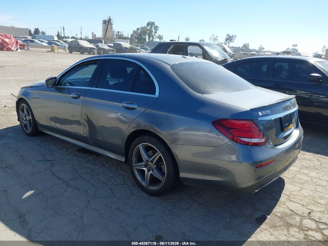 Mercedes-Benz E 300 2018 WDDZF4JB6JA325511 Image 3