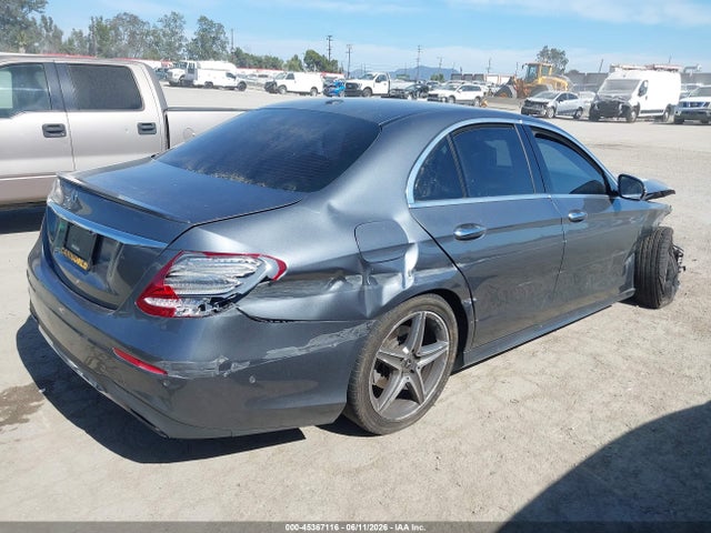 Mercedes-Benz E 300 2018 WDDZF4JB6JA325511 Image 4