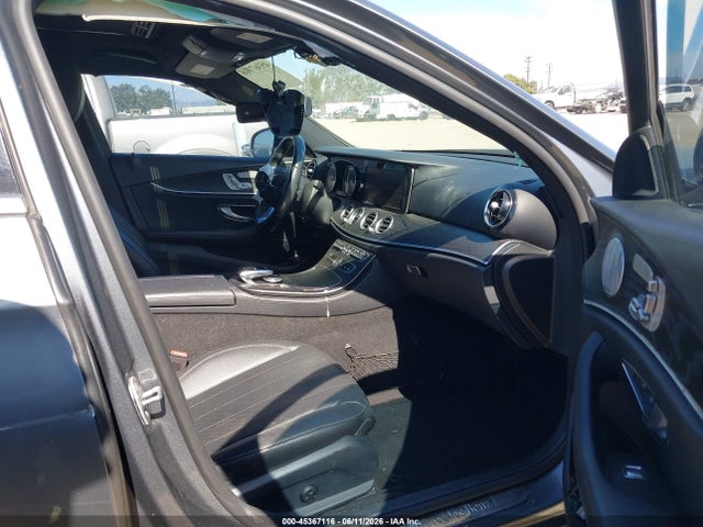 Mercedes-Benz E 300 2018 WDDZF4JB6JA325511 Image 5