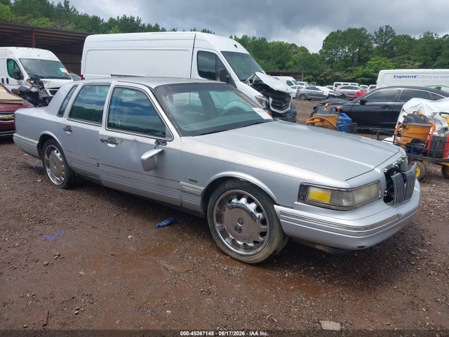 Aukcja sprzedaży 1997 Lincoln Town Car Executive, vin: 1LNLM81W8VY669978, numer aukcji: 45367148