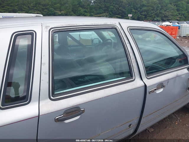 Aukcja sprzedaży 1997 Lincoln Town Car Executive, vin: 1LNLM81W8VY669978, numer aukcji: 45367148