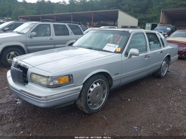 45367148 :رقم المزاد ، 1LNLM81W8VY669978 vin ، 1997 Lincoln Town Car Executive مزاد بيع