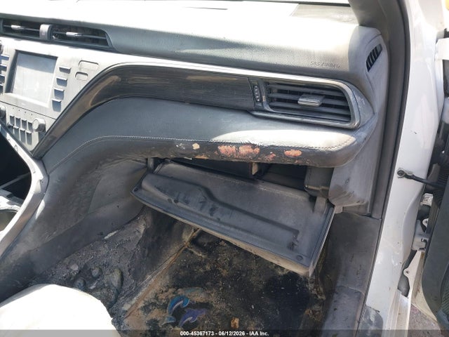 Toyota CAMRY LE 2020 4T1C11AK5LU985260 Image 13
