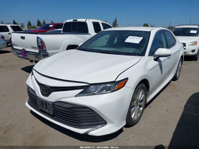 Toyota CAMRY LE 2020 4T1C11AK5LU985260 Image 2